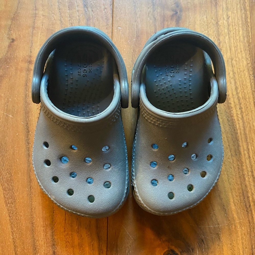 CROCS
